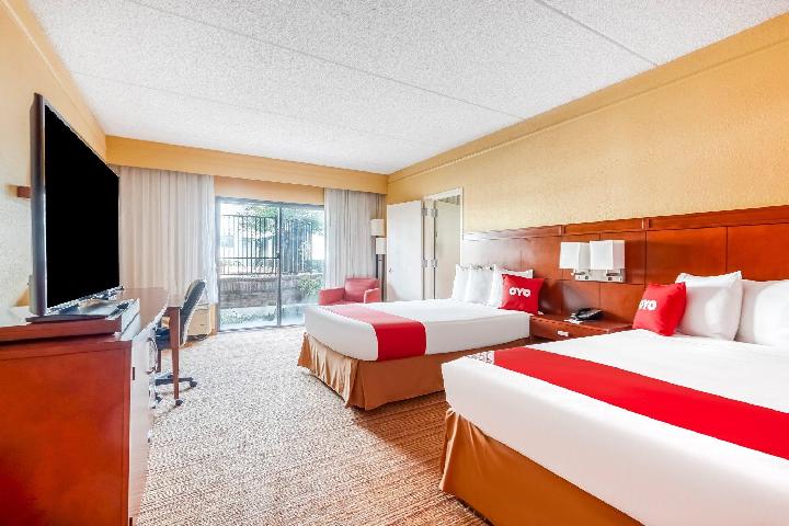 行动无障碍房， 2张双人床和带扶手的浴缸-禁烟