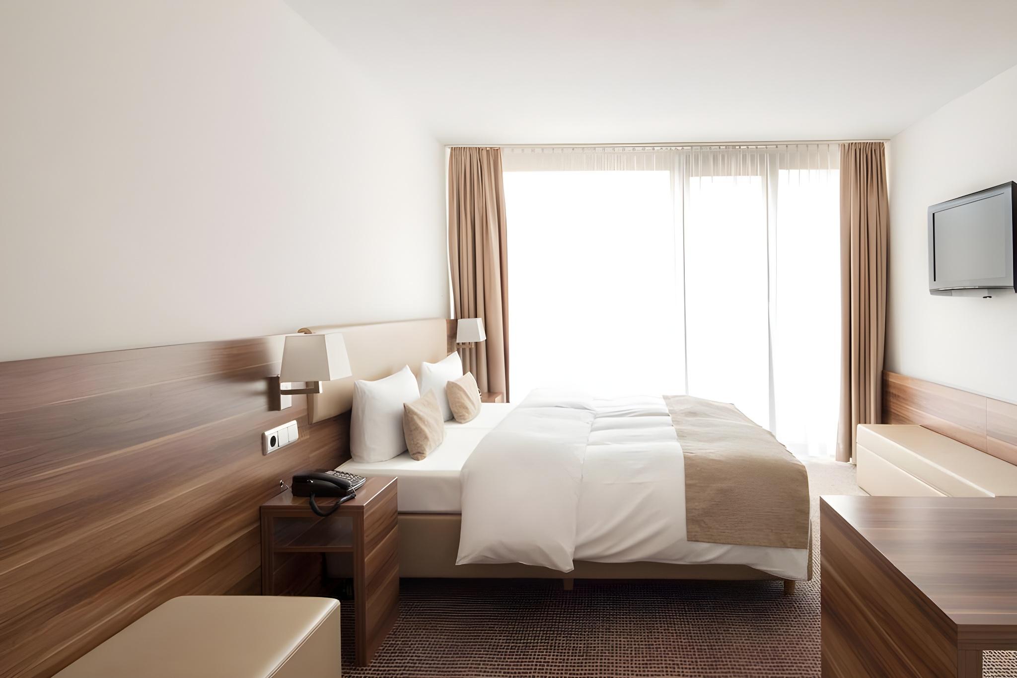 双人床或双床房（1张双人床或2张单人床）