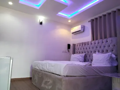 KINGSAMYSTAR HOTEL AND SUITES Hotel di 