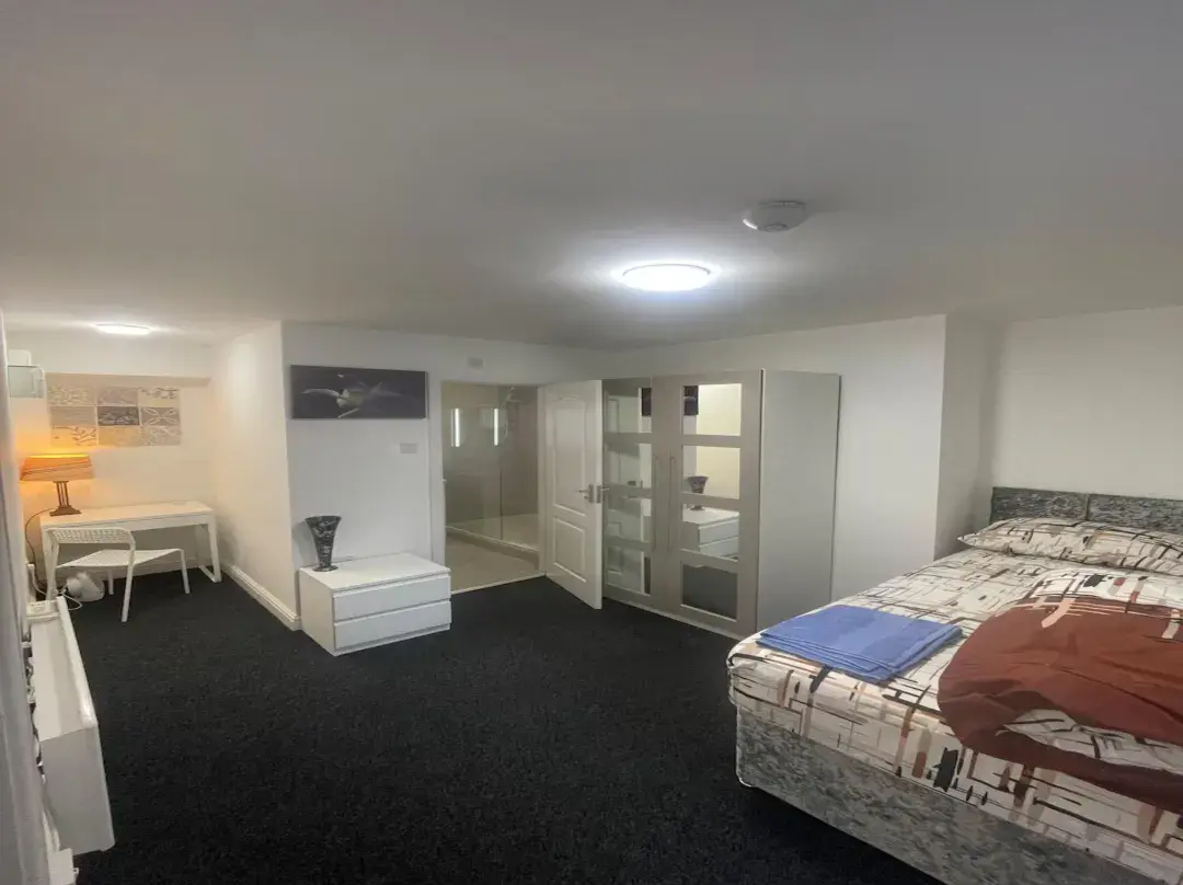 En-suite Rooms Available For Short Term - Huddersfield