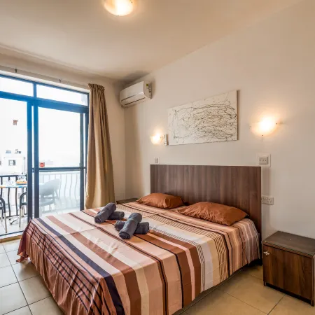 GetawaysMalta - Seashells 1-Bedroom Apartment in a Great Location in Bugibba