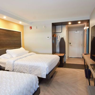 Room, 2 Queen Beds, Accessible (Hearing)