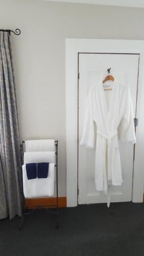 Mt Vernon Cottage with Garden View