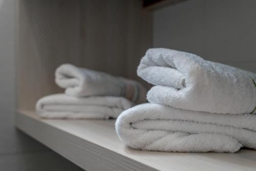 带阳台的两卧室公寓