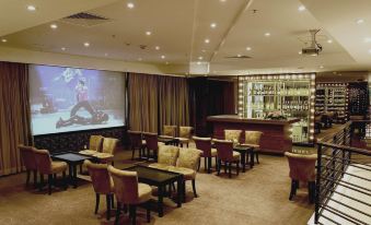 features live music performances and a dance floor at Best Western Plus Hotel Hong Kong