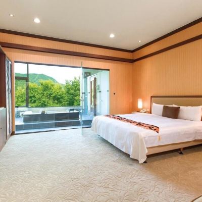景觀大床套房 四季山妍溫泉會館優惠