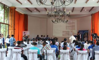 Hotel Christian Resort - Housity