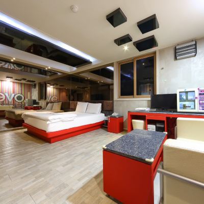 Deluxe Room (Netflix Unlimited View, Large Bath) Boom Promo Code