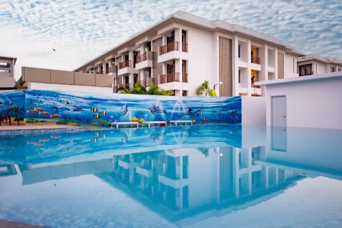 Palm Regal Resort
