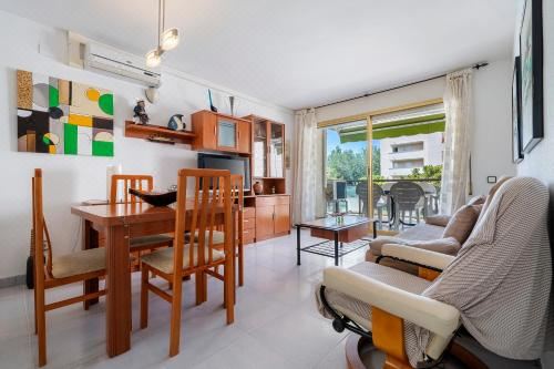 高级一卧室带阳台公寓