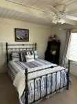 Large Lakefront Paradise on the shores of Lake Michigamme  호텔