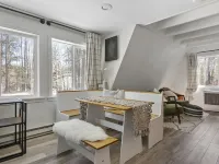 Clean+Modern Cozy A-frame Hotels in Fryeburg