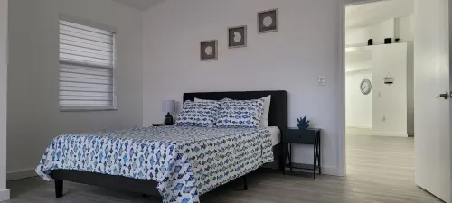 Cozy Private Stay. Near Ami Beaches & Img Academy. Boats and Jetskies Driveway.