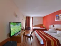 Brit Hotel Confort Nîmes Ouest - A9 Sortie 25
