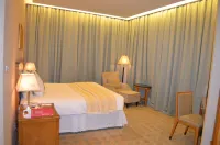Eastyard Khobar Hotel - Formerly Ramada by Wyndham Khobar Hotel a 