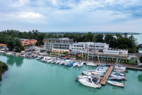 Hotel Yacht Wellness & Business
