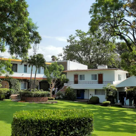 Hotel Posada Quinta Las Flores Отели в г. Куэрнавака