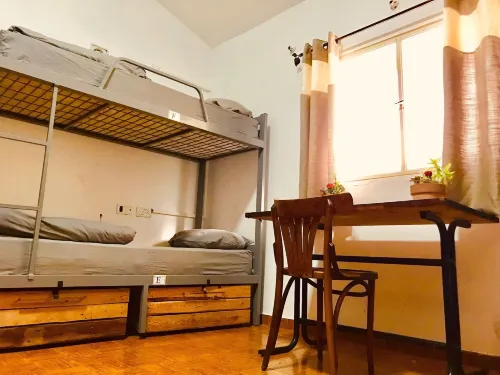 Al Yakhour Hostel