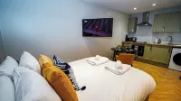 E2M Wisteria House Heathrow Free Parking