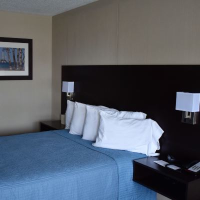 Premium Room, 1 Queen Bed, Non Smoking, Partial Lake View Lighthouse View Motel Promo Code
