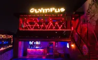Olympus Hotel & Suites Hotel di 