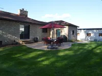 Prepared to be WOWEd by this 3 bedroom perfectly located house in Appleton. Hotel di Appleton