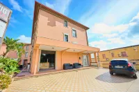 Le 2 Palme Apartments Hotele w: 