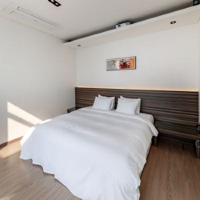 Luxury Pool Villa (Random Assignment) -5 고성 오호락풀빌라펜션 쿠폰
