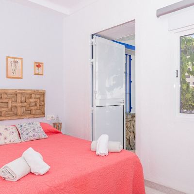 Double Room with Garden View-Shared Bathroom