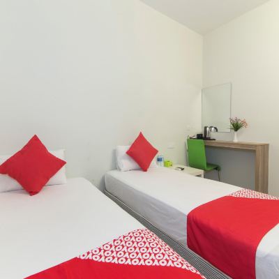 Standard Twin Room Kupon Hotel Suria Malaqa