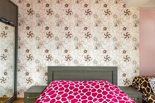 带阳台的两卧室公寓