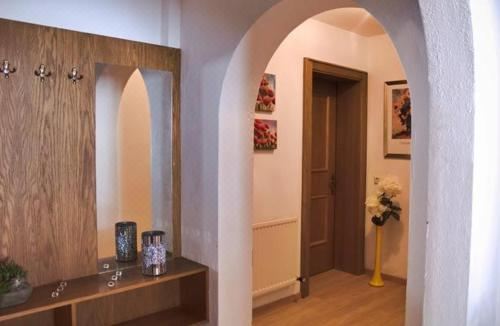 高级两卧室公寓 - 带阳台