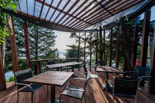 豪华双床或双人海景房