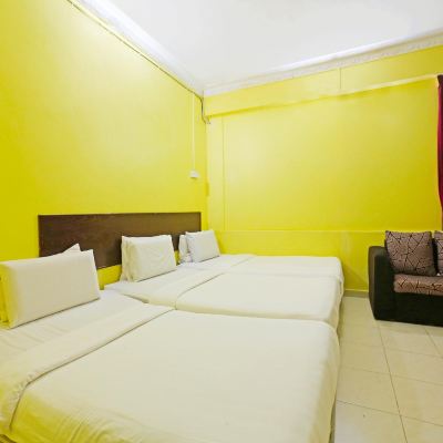 Bilik Deluxe Bertiga Kupon OYO 89822 Hotel As Salam