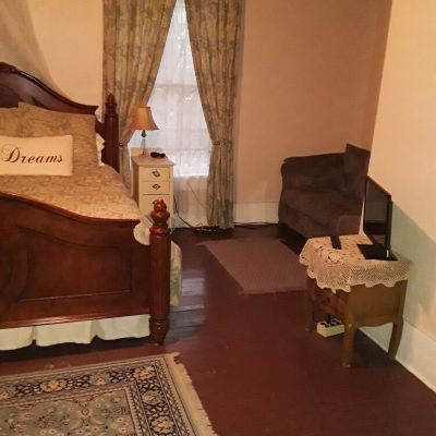 Room (Suite Romance)