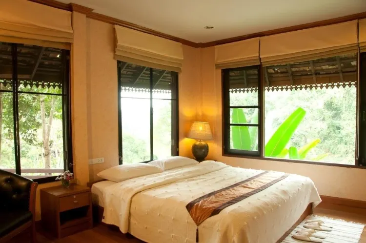 ห้องดีลักซ์ เตียงใหญ่ 1 เตียง