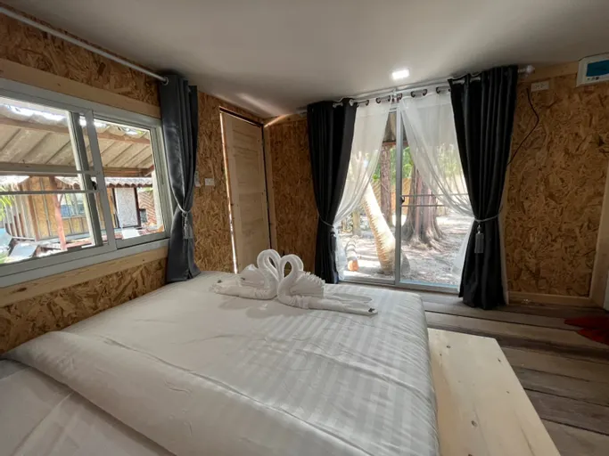 ห้องมาตรฐานวิวสวนพร้อมพัดลม