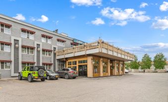 Clarion Hotel & Suites Fairbanks Near Ft Wainwright