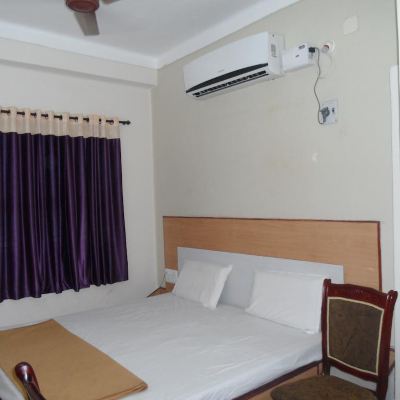 Twin Room with Air Conditioner