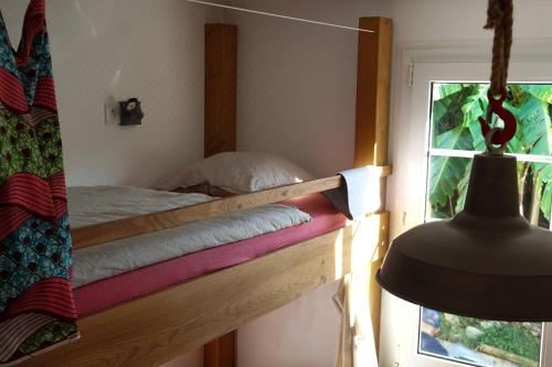 4床宿舍间的床位