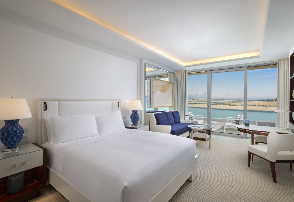 豪华无障碍特大床房