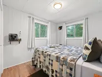 Charming 3-bedroom house with AC, WiFi, 🏓Ping-Pong, Foosball,🔥Firepit,🍔 Grill Hoteles en Municipio de Gerrish