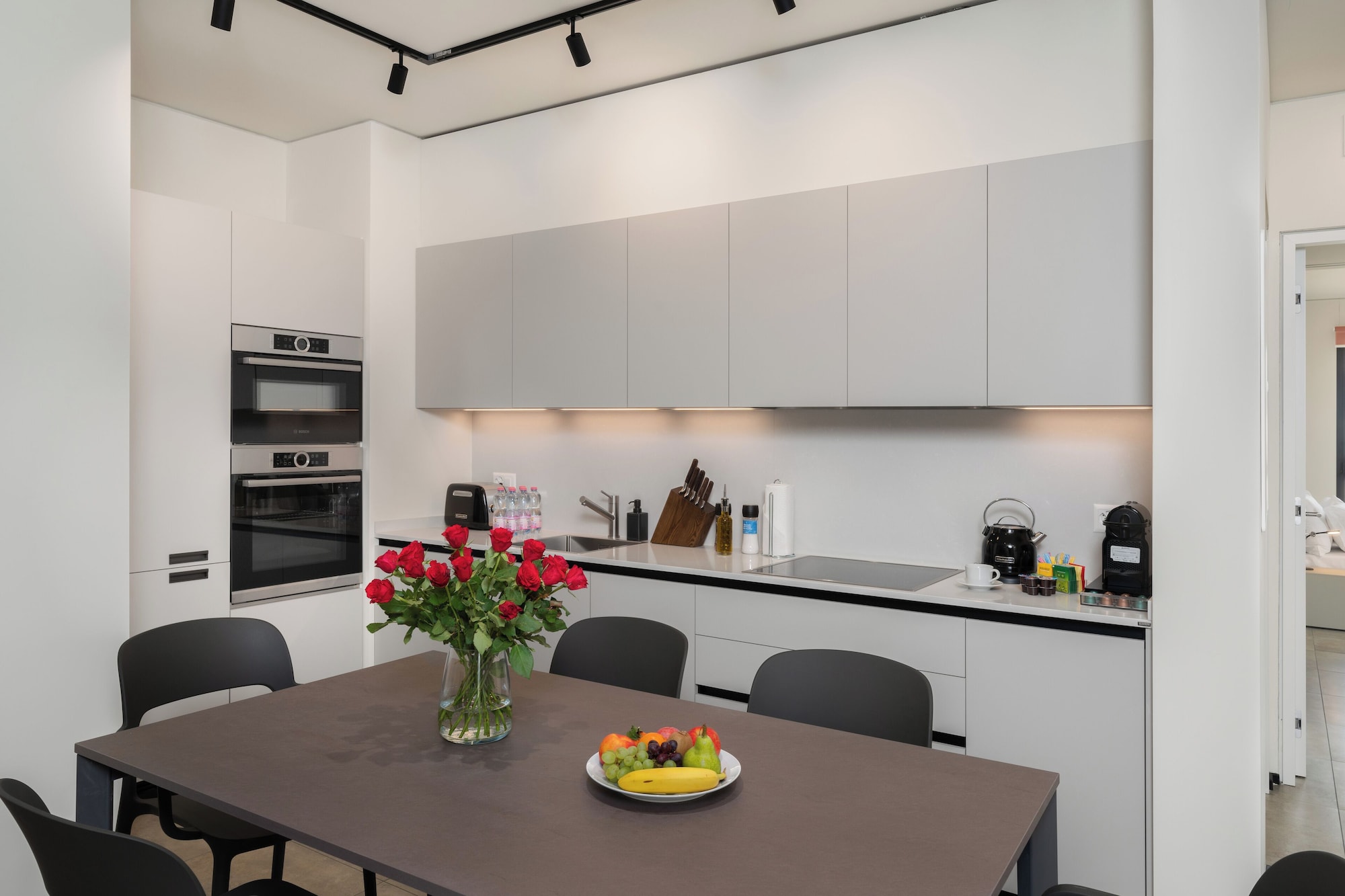 奢华公寓， 2 间卧室， 无烟房， 山景