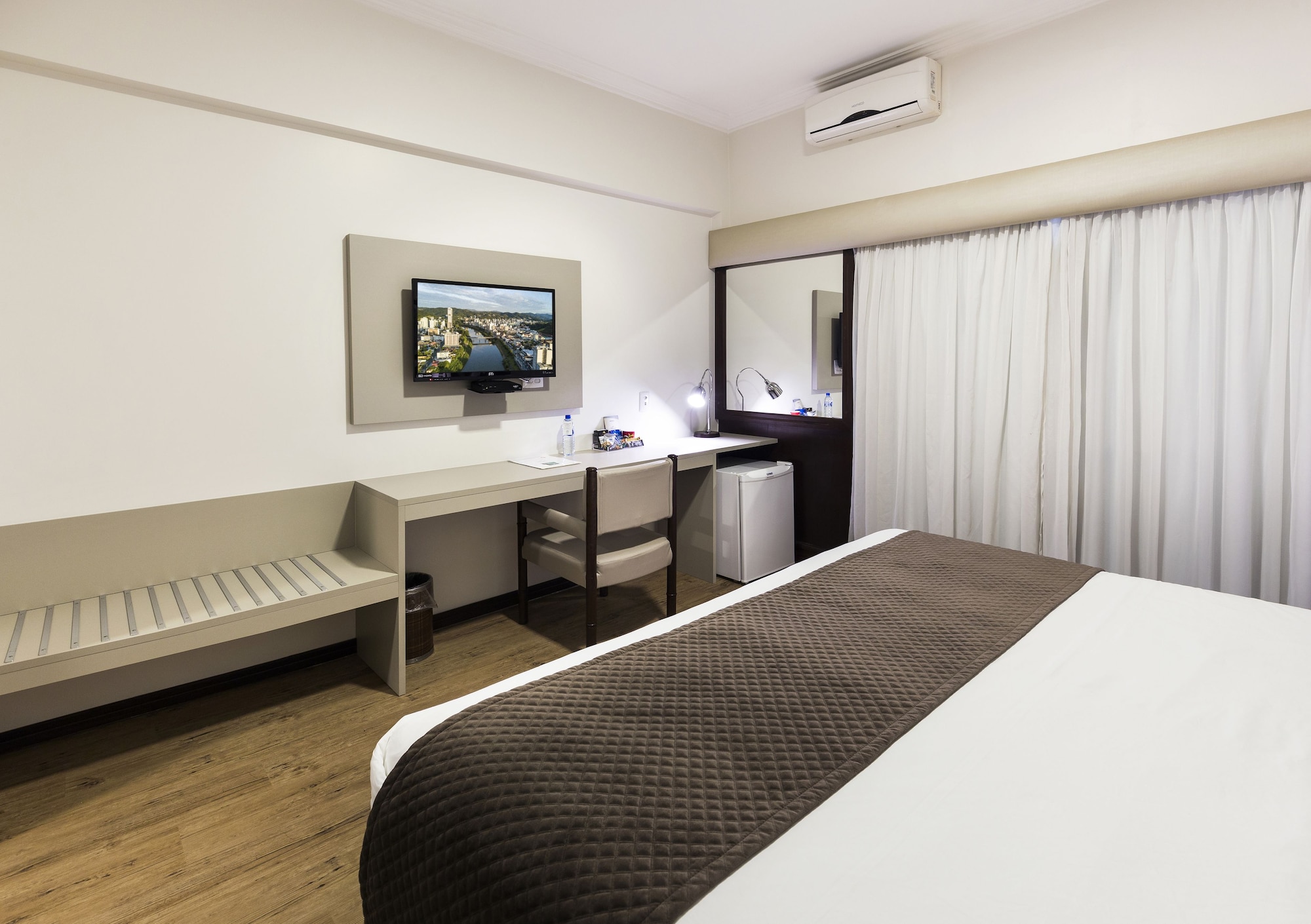 高级卡萨尔床房