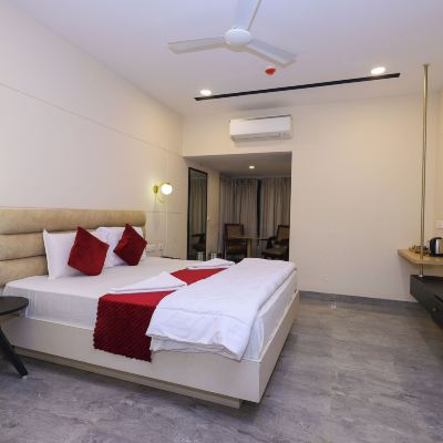 Deluxe King Room Eden Roc Promo Code