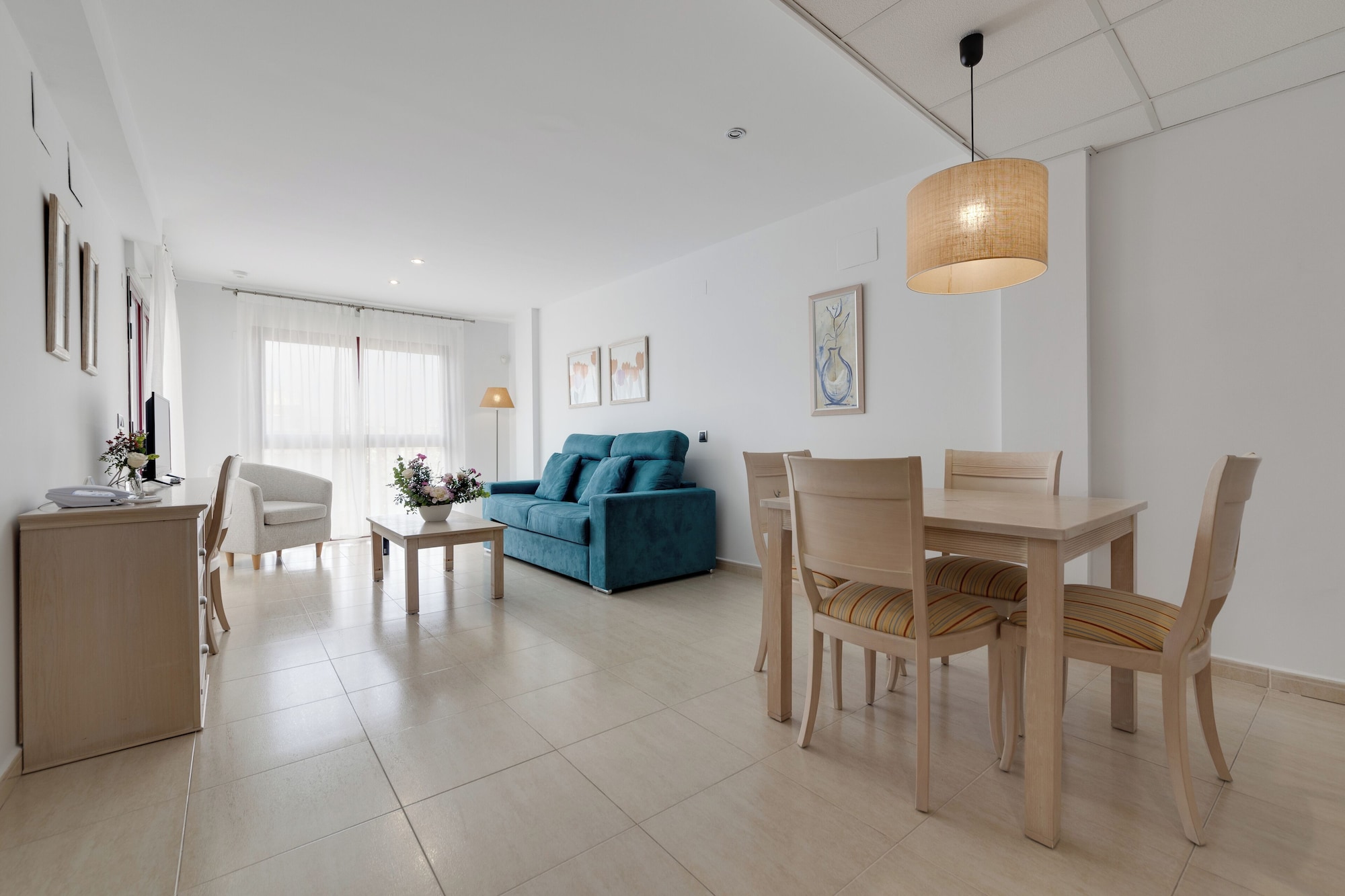 家庭房， 2 间卧室， 阳台， 城市景观