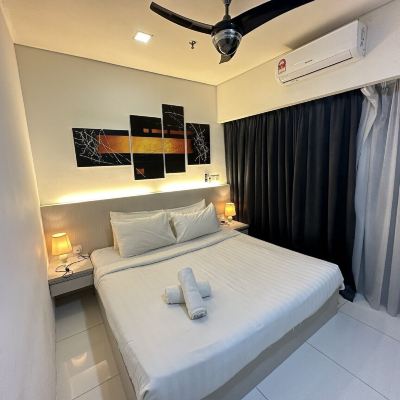 Deluxe One-Bedroom Apartment Summer Suites KLCC by Luna Promo Code