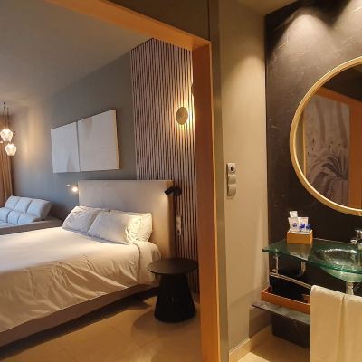 Deluxe 1 King Bed Room With Sea View-Pool Access Hotel Miami Mar Promo Code