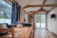 The Lodge - 1 Bedroom - Freshwest Beach Retreat Hotels in Stackpole
