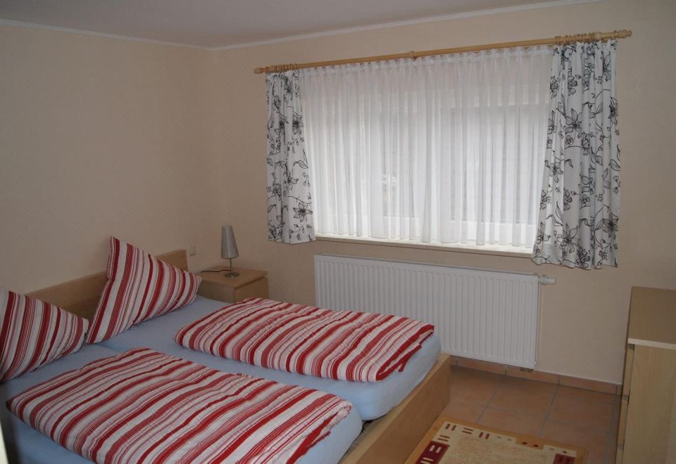 带阳台的两卧室公寓